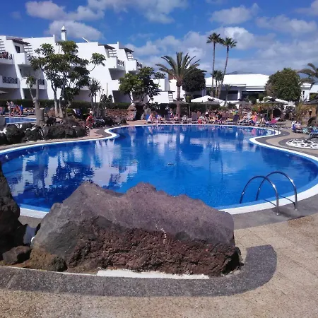 Apartment Centre Pool And Beach *